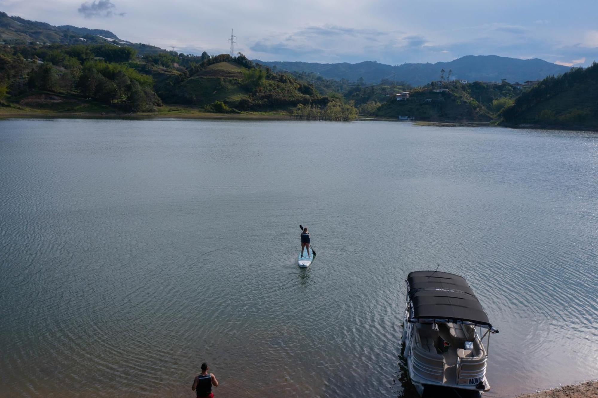 Casa Campestre Montecarlo Guatape- Desayuno A Pareja Villa ภายนอก รูปภาพ